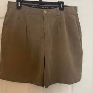 Tommy Bahama shorts size 36 Tan color